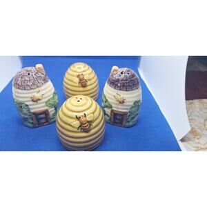 Nov Co Japan Vintage Beehive & Cottage Behive  Salt and Pepper Shakers- Read